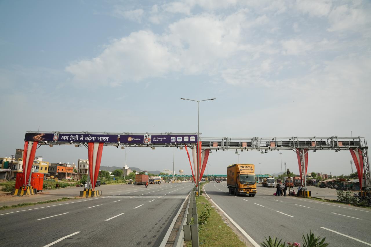 जियो पेमेंट्स बैंक ने NH-48 के मनोहरपुरा प्लाजा पर शुरू की नई बैरियर फ्री टोलिंग सिस्टम