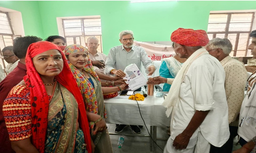 ग्राम पंचायत करकेड़ी में आयोजित हुए ग्रामीण सेवा शिविर अभियान 2026 कैम्प ग्राम करकेड़ी, रूपनगढ़ के वर्तमान जमाबंदी के