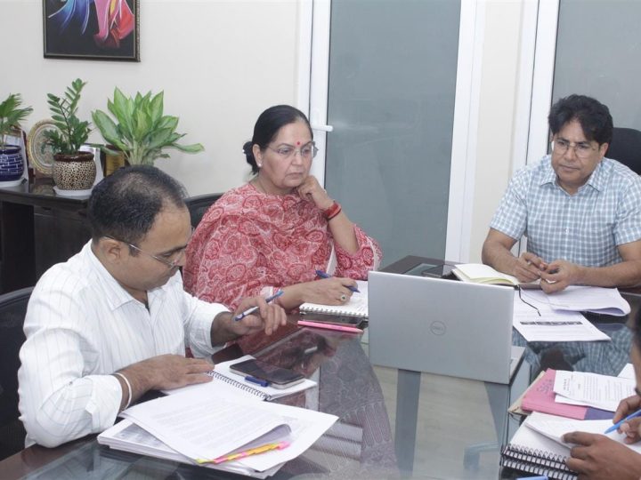 शिक्षा विभाग: सुरक्षा से समझौता नहीं, खुले में बच्चों को न बैठाएं — एसीएस— एक्शन मोड में शिक्षा विभाग, जर्जर भवनों को तत्काल गिराने के सख्त निर्देश