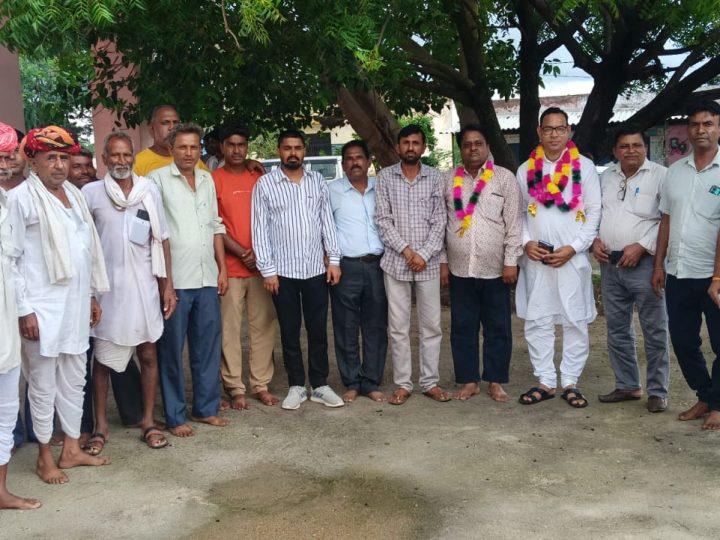 पंचायत गोरधा मुख्यालय के बस स्टैंण्ड के बालाजी महाराज के मन्दिर परिसर में मीणा समाज विकास संस्थान की मासिक बैठकः सम्मान समारोह आयोजित करने पर हुआ निर्णय, आजीवन सदस्यता अभियान को गति देने पर जोर
