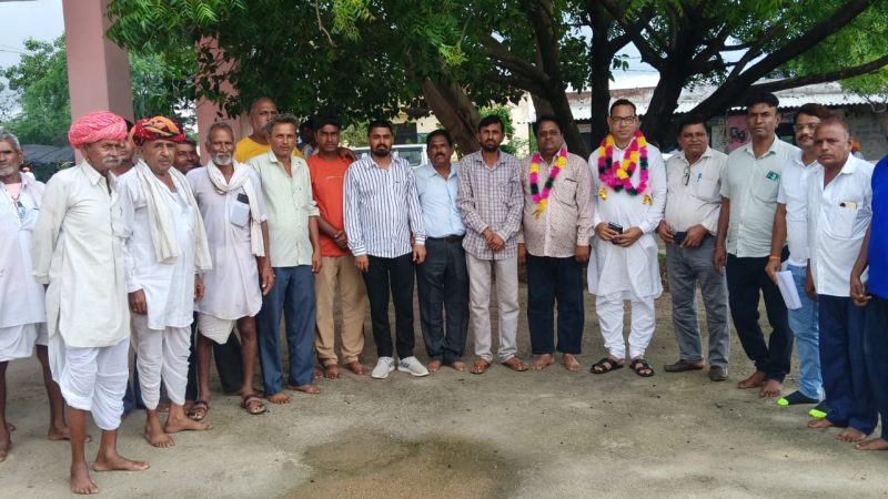 पंचायत गोरधा मुख्यालय के बस स्टैंण्ड के बालाजी महाराज के मन्दिर परिसर में मीणा समाज विकास संस्थान की मासिक बैठकः सम्मान समारोह आयोजित करने पर हुआ निर्णय, आजीवन सदस्यता अभियान को गति देने पर जोर