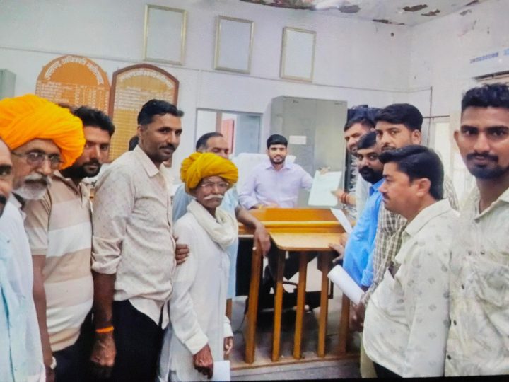 देरांठू में सेटलमेंट को लेकर ग्रामीणों का फूटा गुस्सा, SDM को सौंपा ज्ञापनकिसानों के रकबे में कमी और रिकॉर्ड-नक्शों में बदलाव का आरोप, निष्पक्ष जांच की मांग