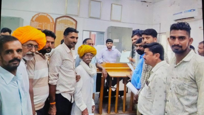 देरांठू में सेटलमेंट को लेकर ग्रामीणों का फूटा गुस्सा, SDM को सौंपा ज्ञापनकिसानों के रकबे में कमी और रिकॉर्ड-नक्शों में बदलाव का आरोप, निष्पक्ष जांच की मांग