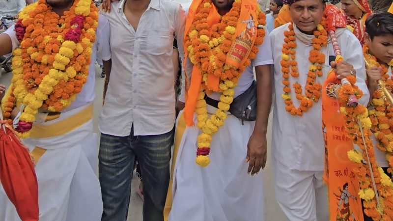घृष्णेश्वर से बिजयनगर तक गूंजी भोले की भक्ति, कांवड़ यात्रियों का जगह-जगह पुष्पवर्षा से स्वागत