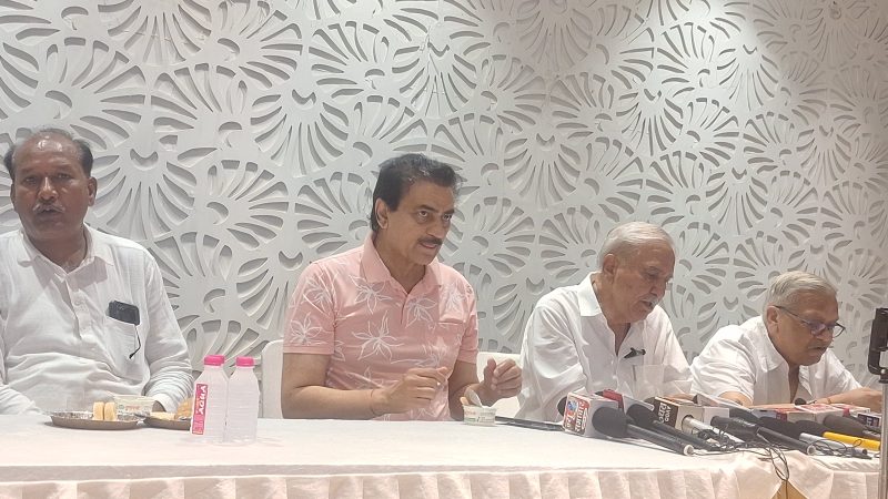 अमूल भगाओ-सरस बचाओ’ के नारे के साथ होगा सरस सहकार महाकुंभ23 अगस्त को अजमेर में जुटेंगे 25 हजार से अधिक पशुपालक, मुख्यमंत्री से अमूल के विस्तार की अनुमति नहीं देने की मांग