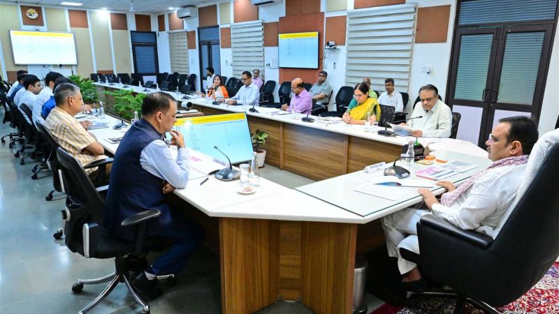 मुख्यमंत्री भजनलाल शर्मा ने ली उच्च स्तरीय बैठकग्रामीण राजस्थान में विकास को मिलेगी नई रफ्तारप्रत्येक पंचायत पर चरणबद्ध रूप से अटल ज्ञान केन्द्र का होगा निर्माणप्रत्येक ग्राम पंचायत में बनेंगे खेल मैदान,5 हजार से अधिक आबादी वाले गांवों में बनेंगे अटल प्रगति पथकिसानों को तारबंदी, कृषि यंत्रों से लेकर सोलर संयंत्र,पॉलीहाउस की मिलेगी सौगातवीबी-जी राम जी योजना में राजस्थान बनेगा मॉडल: मुख्यमंत्री 