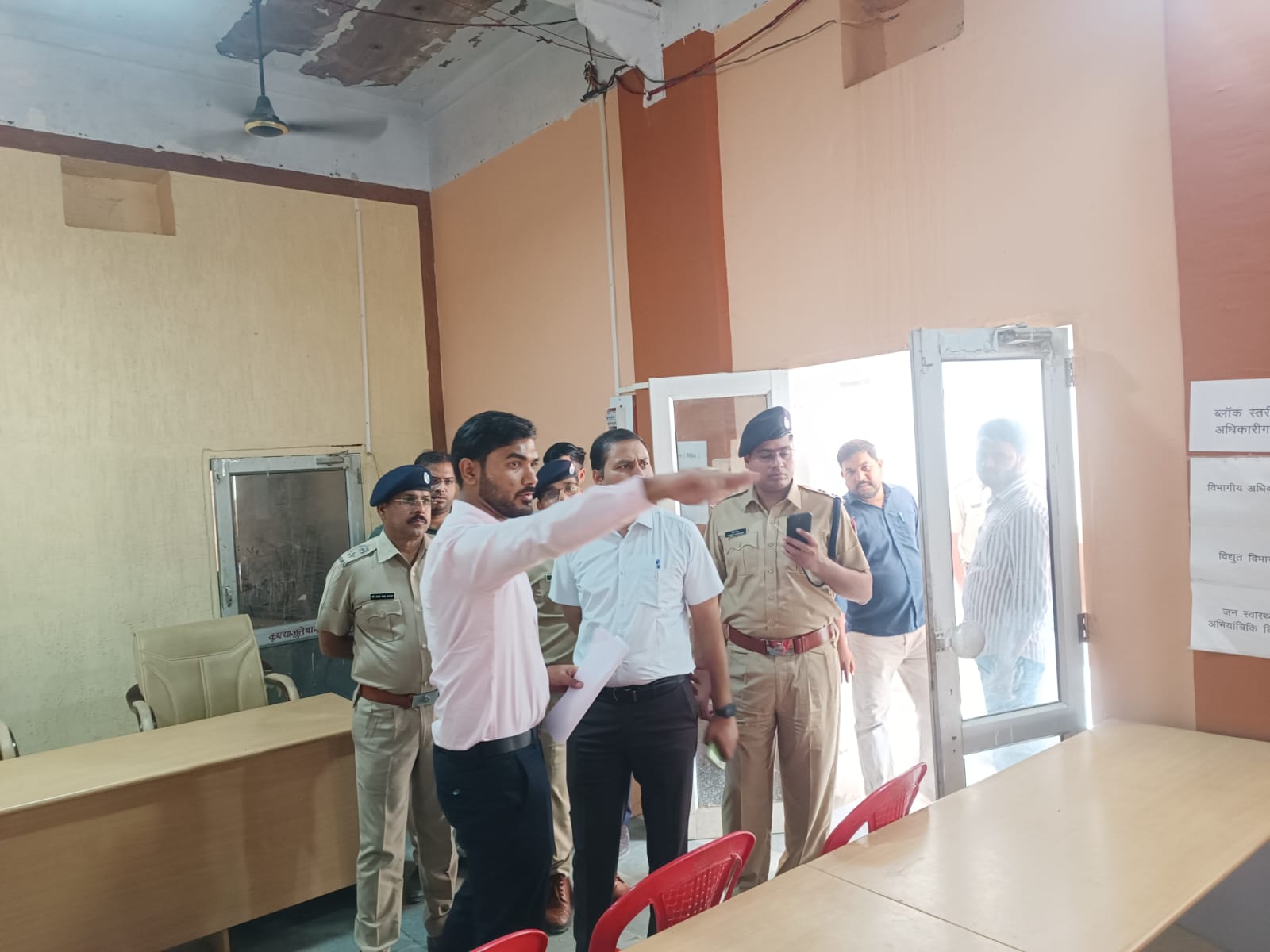 पीसांगन एवं नसीराबाद नगरीय निकायों में मतदान दलों के अंतिम प्रशिक्षण एवं रवानगी की व्यवस्थाओं का अवलोकन किया।
