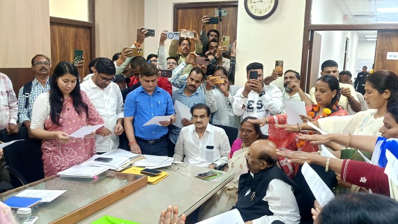 36 साल के भाजपा शासन के बाद कांग्रेस की नगर निगम में वापसी, नवनिर्वाचित पार्षदों ने ली शपथ — डॉ. जयपाल