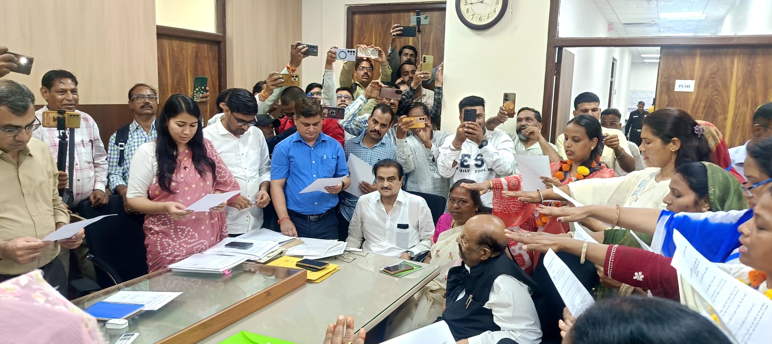 36 साल के भाजपा शासन के बाद कांग्रेस की नगर निगम में वापसी, नवनिर्वाचित पार्षदों ने ली शपथ — डॉ. जयपाल