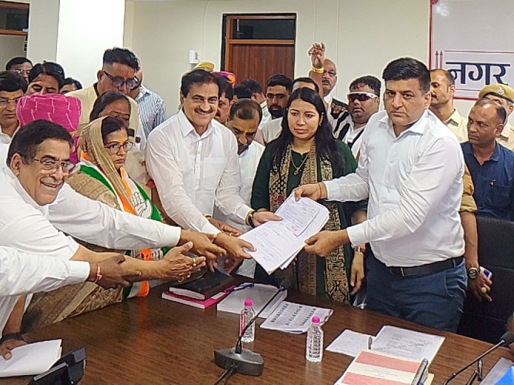 डॉ. राजकुमार जयपाल के नेतृत्व में किरण गढ़वाल ने मेयर पद के लिए दाखिल किया नामांकन