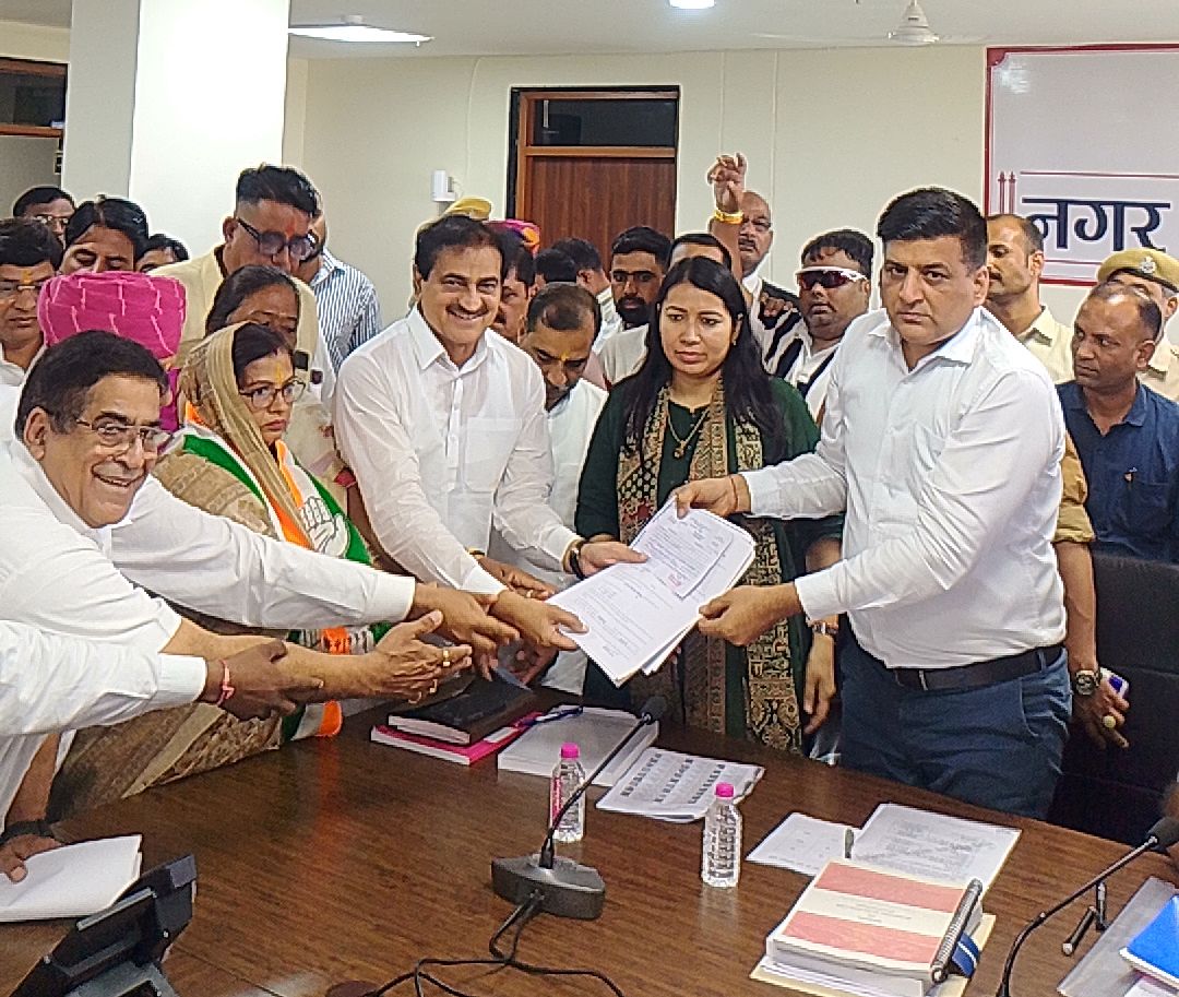 डॉ. राजकुमार जयपाल के नेतृत्व में किरण गढ़वाल ने मेयर पद के लिए दाखिल किया नामांकन