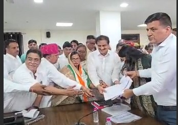 अजमेर में मेयर पद पर अनामिका-किरण में होगा मुकाबला: भाजपा-कांग्रेस ने उम्मीदवार उतारे, नामांकन दाखिल