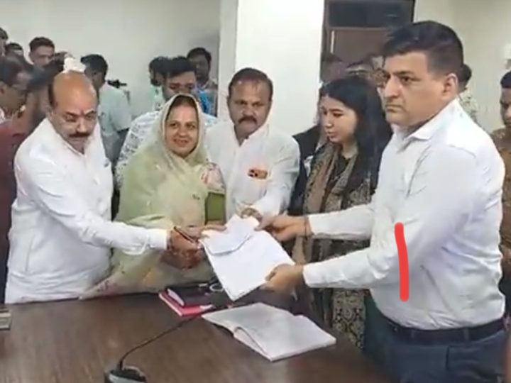 अजमेर मेयर पद के लिए अनामिका शर्मा ने भरा नामांकन