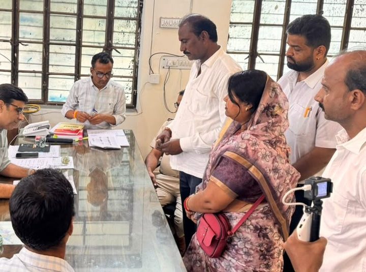 कांग्रेस में प्रचंड बहुमत के बाद भी फंसा पेच-एक पार्षद के निर्दलीय पर्चे ने बढ़ाई धड़कनें, आलाकमान की नींद उड़ी।