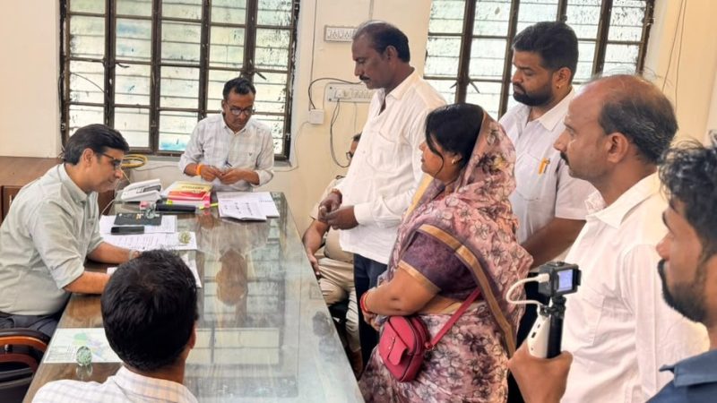 कांग्रेस में प्रचंड बहुमत के बाद भी फंसा पेच-एक पार्षद के निर्दलीय पर्चे ने बढ़ाई धड़कनें, आलाकमान की नींद उड़ी।