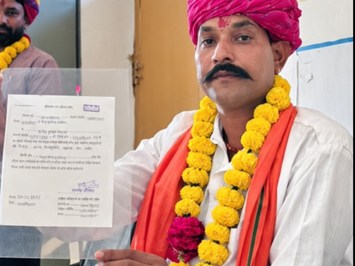 34 वर्षीय पेमा सिंह रावत बने फारक्या के सरपंच, किसान के बेटे को ग्रामीणों ने सौंपी गांव की कमान